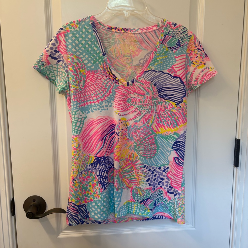 Lilly Pulitzer Abstract V-Neck Tee
